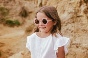 akiniai nuo saulės vaikams, vaikiški akiniai nuo saulės, saulės akiniai vaikams