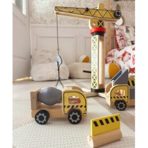 Koka būvlaukums ar transportlīdzekļiem - Image 11